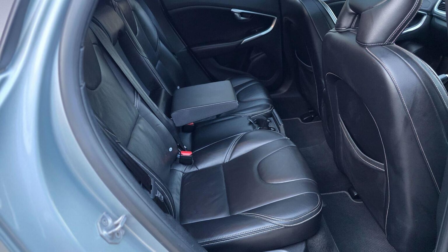 Used Volvo V40 2015 for sale - 76142478: Photo 40