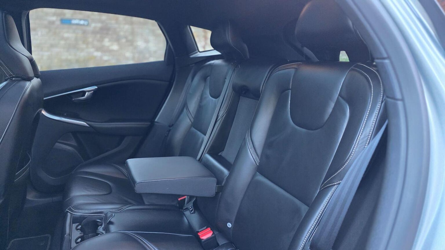 Used Volvo V40 2015 for sale - 76142478: Photo 46