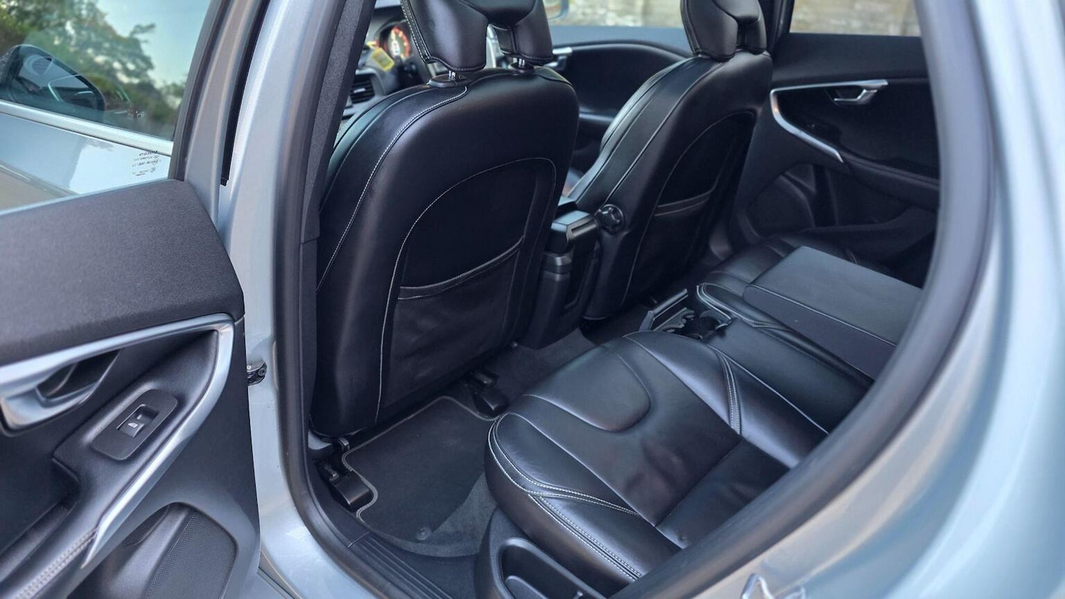 Used Volvo V40 2015 for sale - 76142478: Photo 47
