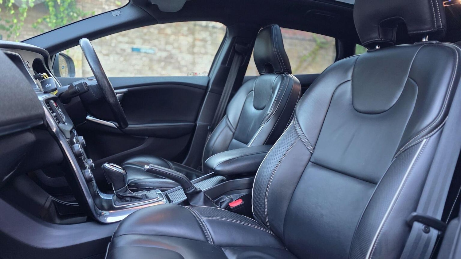 Used Volvo V40 2015 for sale - 76142478: Photo 51