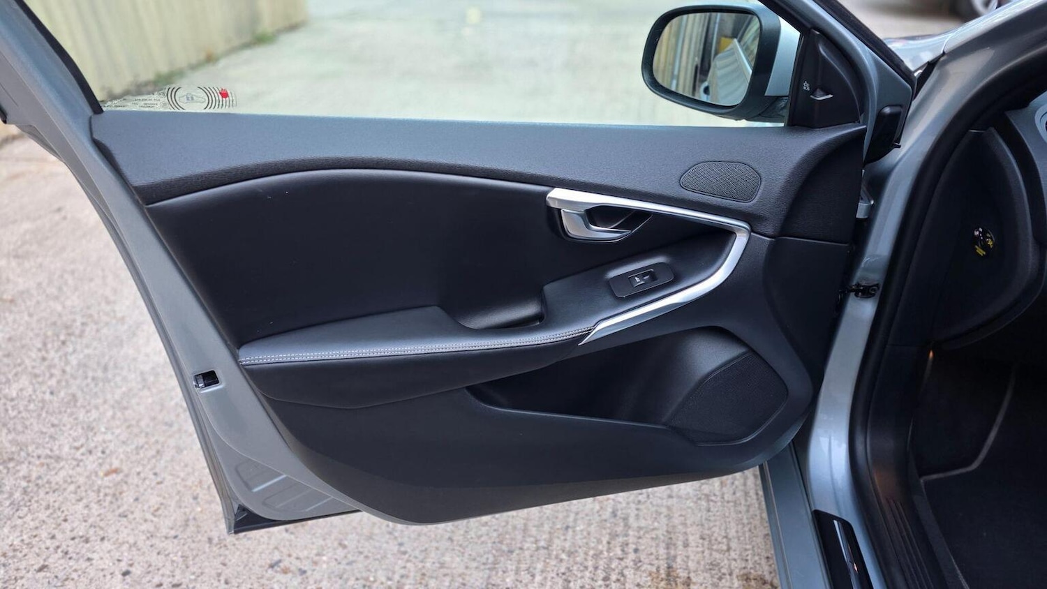 Used Volvo V40 2015 for sale - 76142478: Photo 54