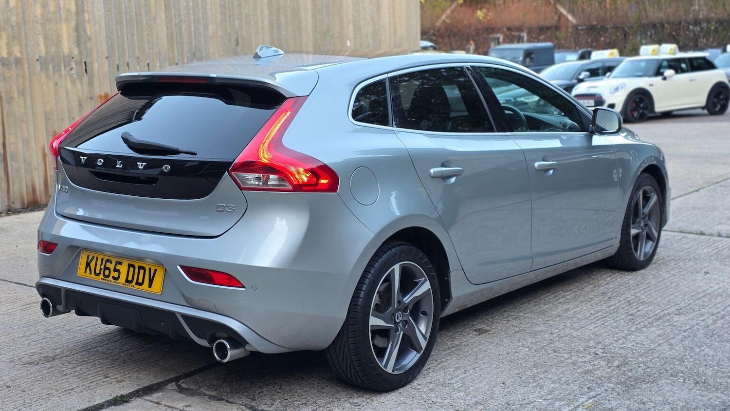 Used Volvo V40 2015 for sale - 76142478: Photo 6