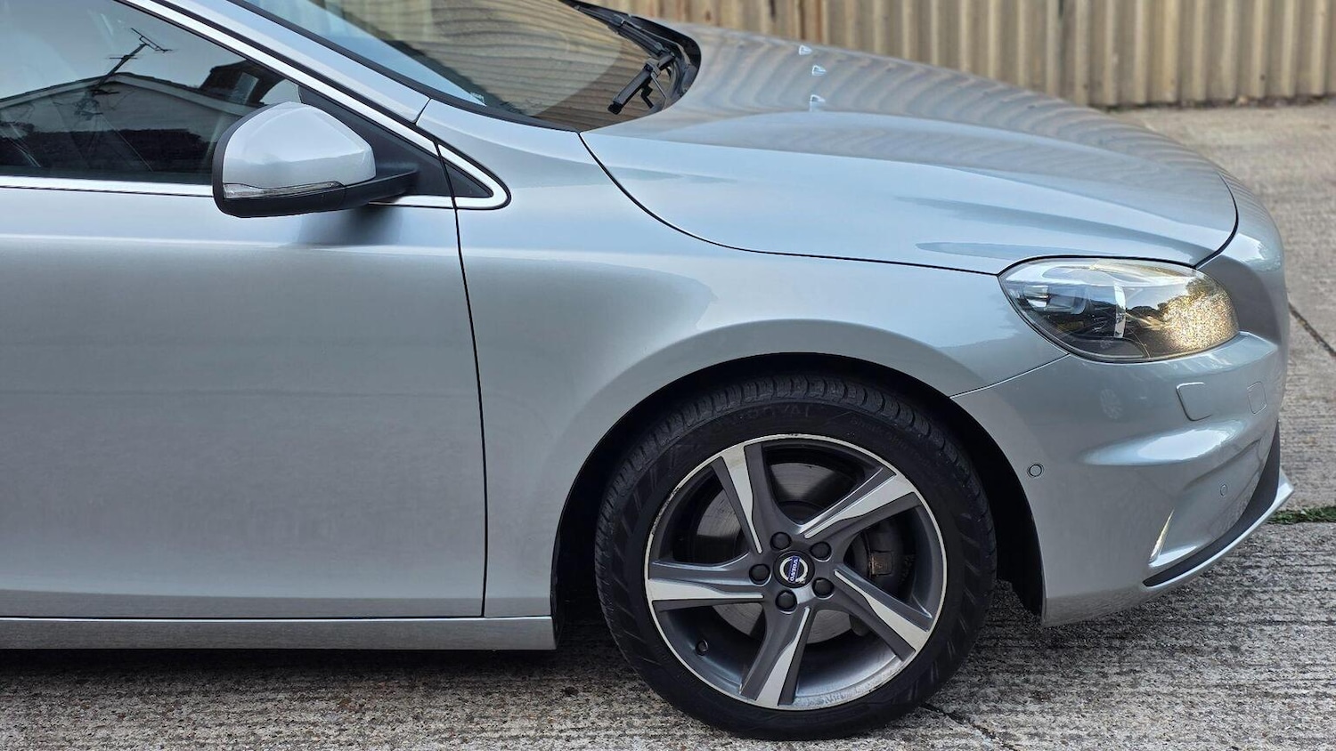 Used Volvo V40 2015 for sale - 76142478: Photo 64