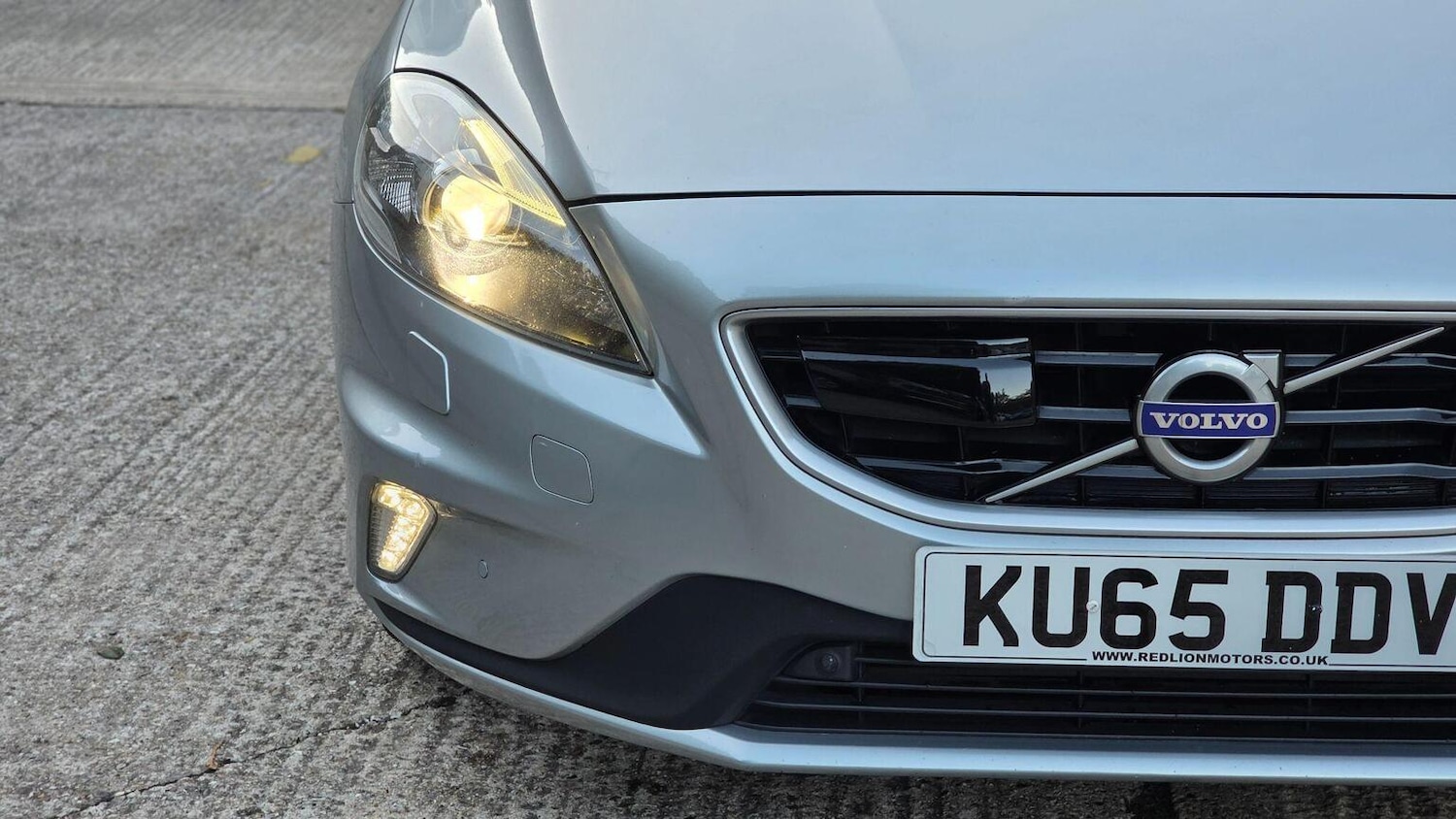 Used Volvo V40 2015 for sale - 76142478: Photo 65