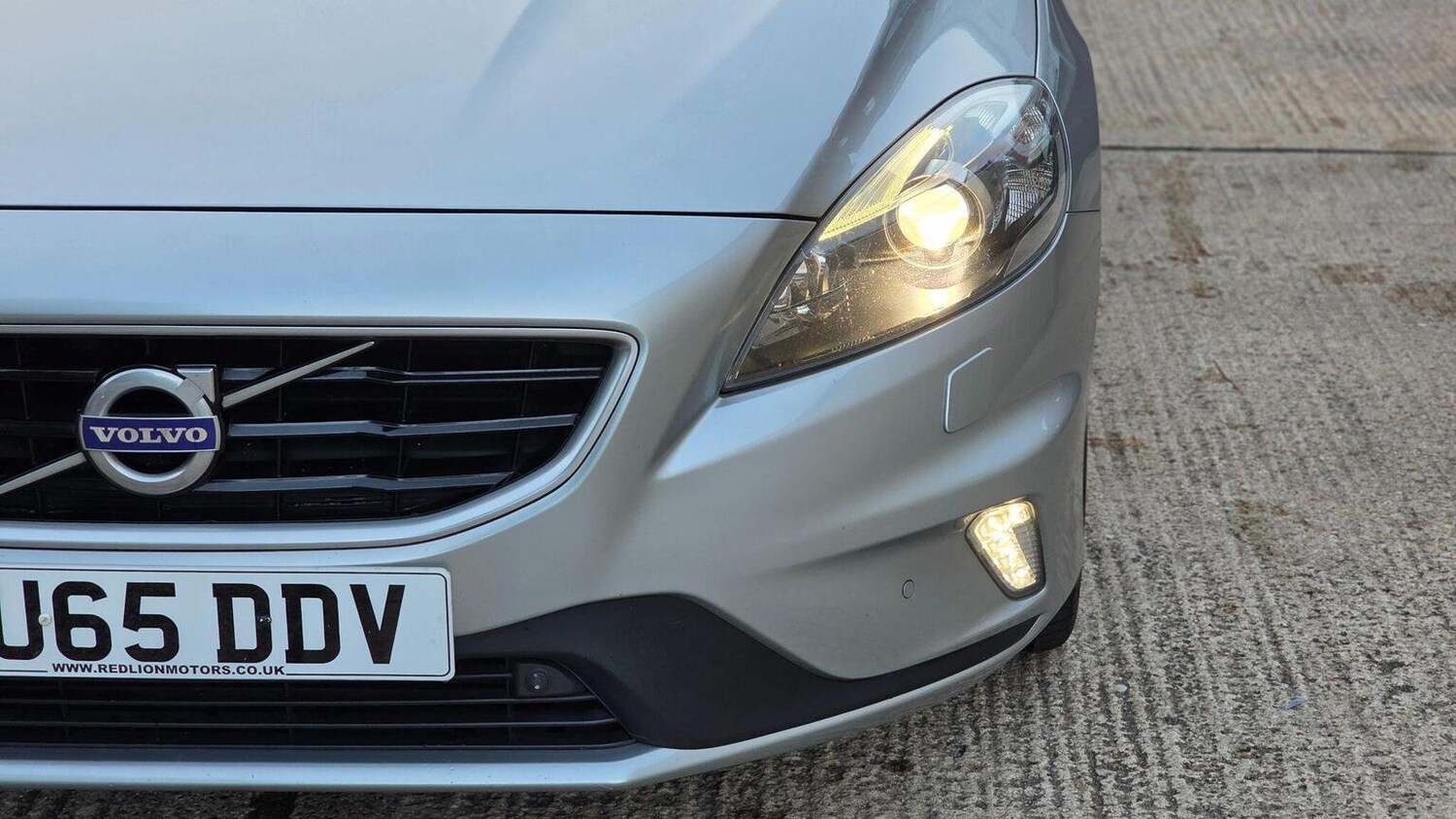 Used Volvo V40 2015 for sale - 76142478: Photo 66