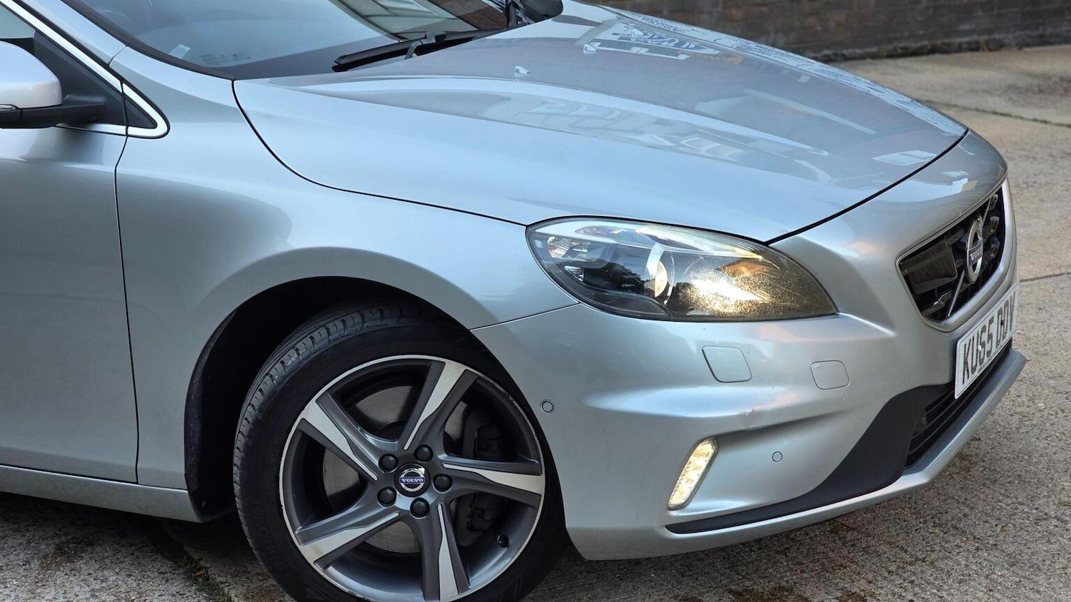 Used Volvo V40 2015 for sale - 76142478: Photo 71