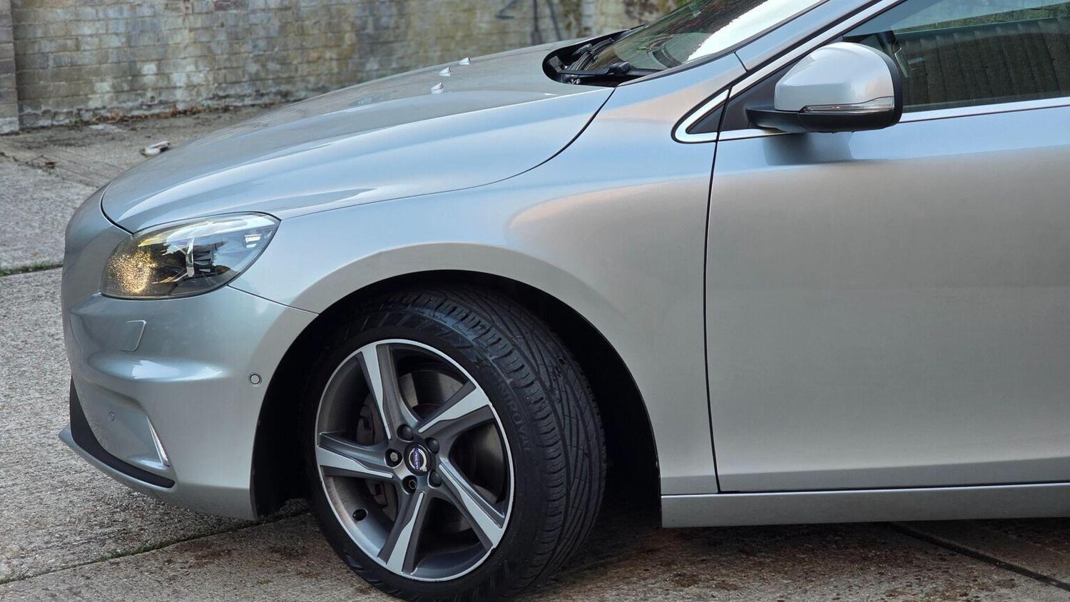 Used Volvo V40 2015 for sale - 76142478: Photo 77