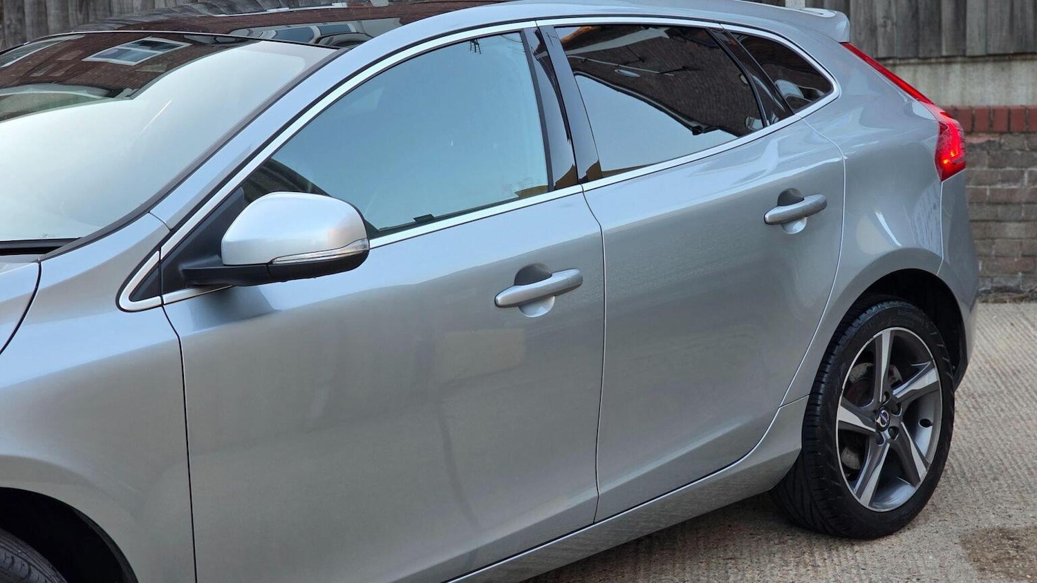 Used Volvo V40 2015 for sale - 76142478: Photo 79