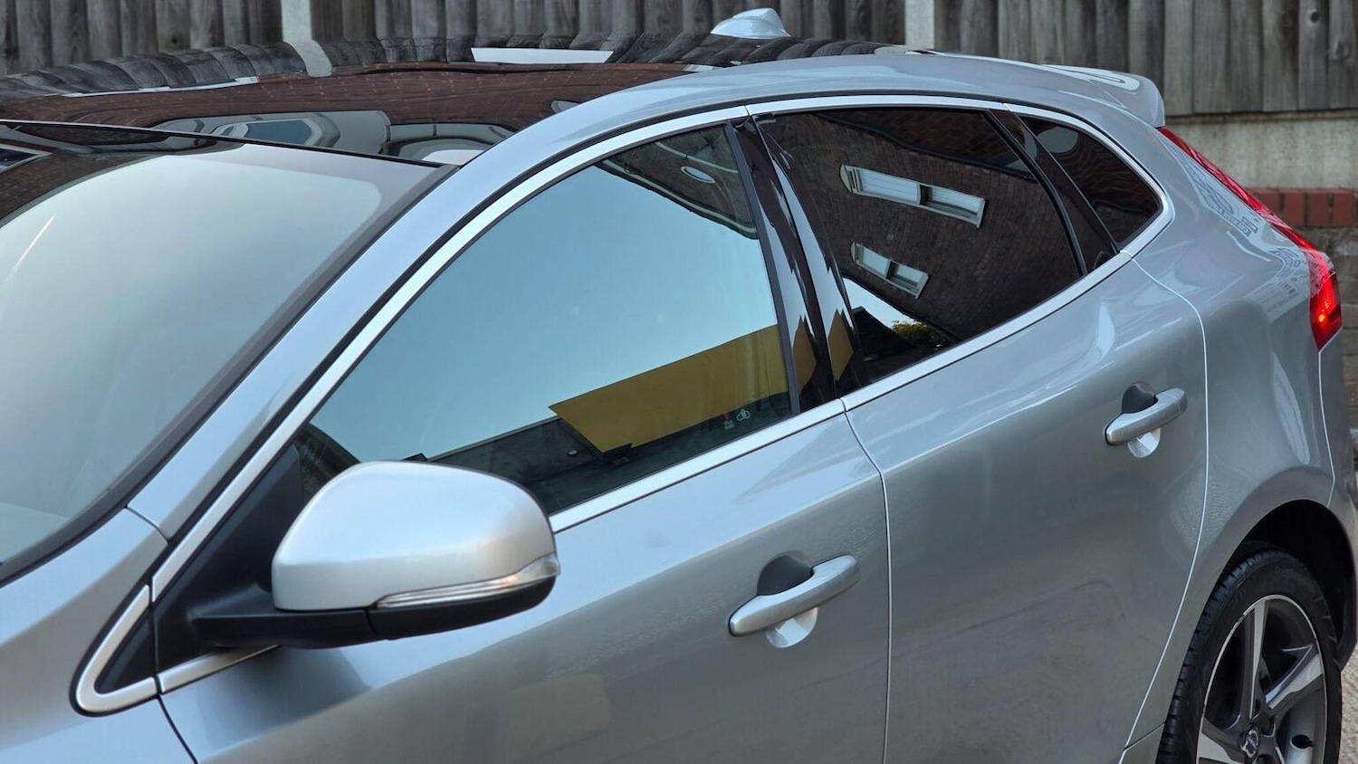 Used Volvo V40 2015 for sale - 76142478: Photo 80