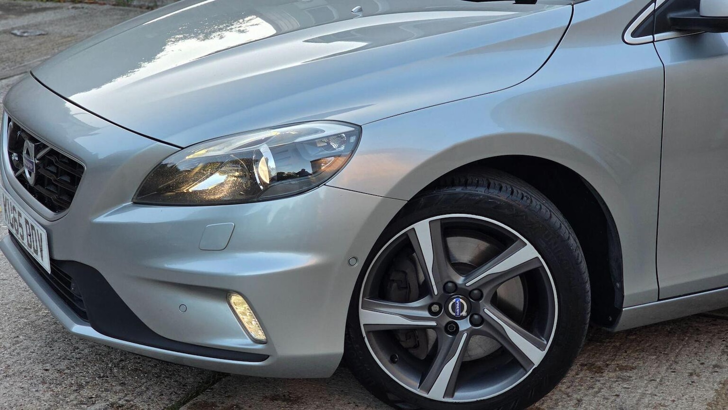 Used Volvo V40 2015 for sale - 76142478: Photo 83
