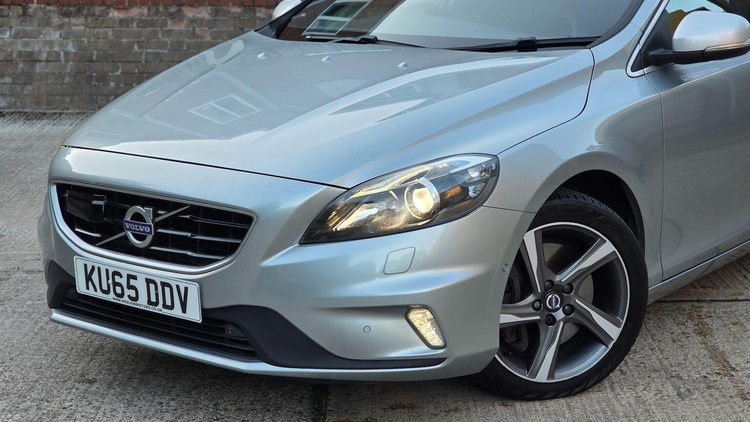 Used Volvo V40 2015 for sale - 76142478: Photo 85