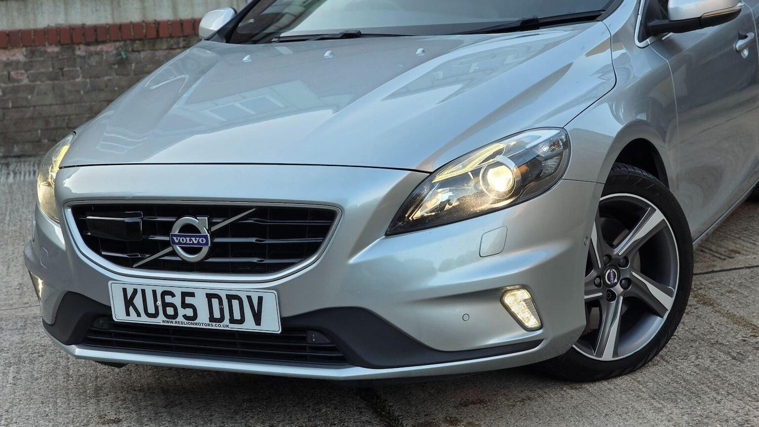 Used Volvo V40 2015 for sale - 76142478: Photo 86