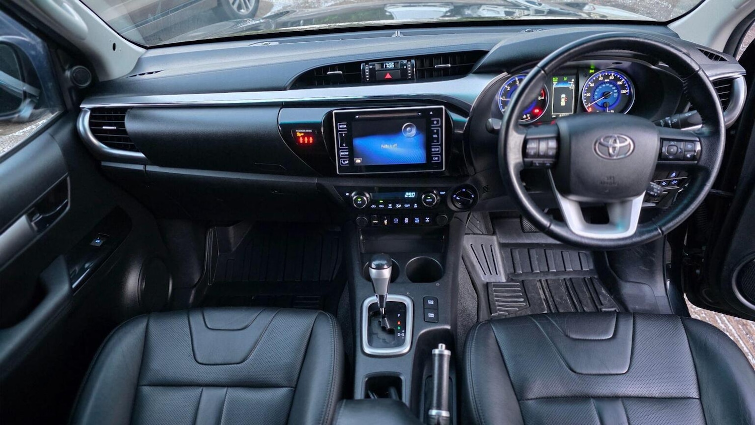 Used Toyota Hilux 2018 for sale - 77113107: Photo 13