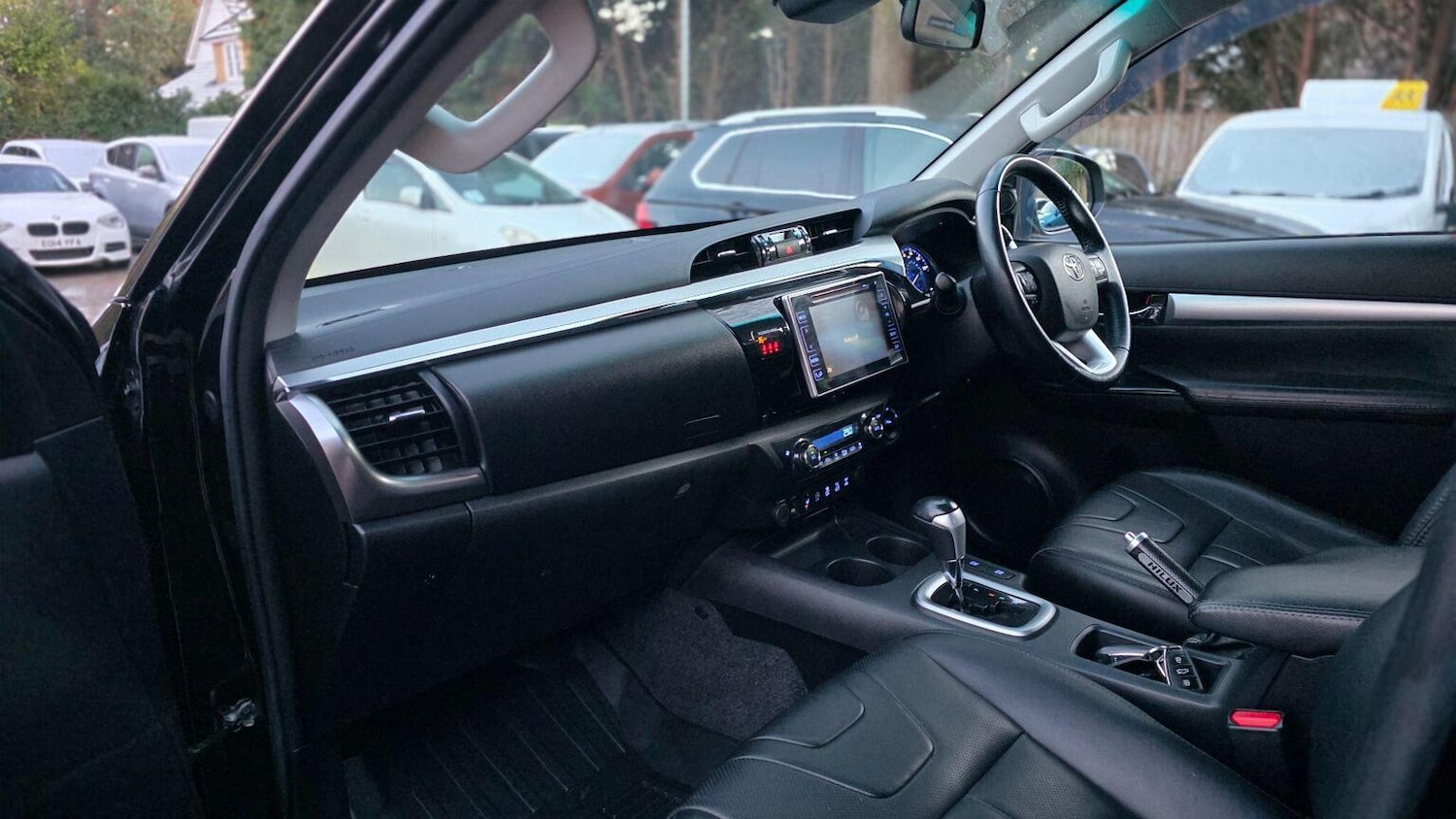 Used Toyota Hilux 2018 for sale - 77113107: Photo 25