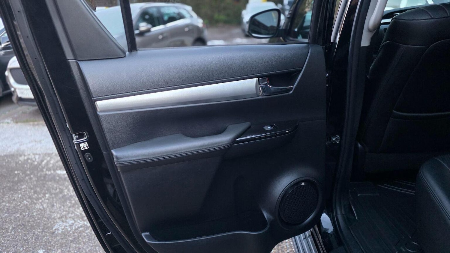 Used Toyota Hilux 2018 for sale - 77113107: Photo 29