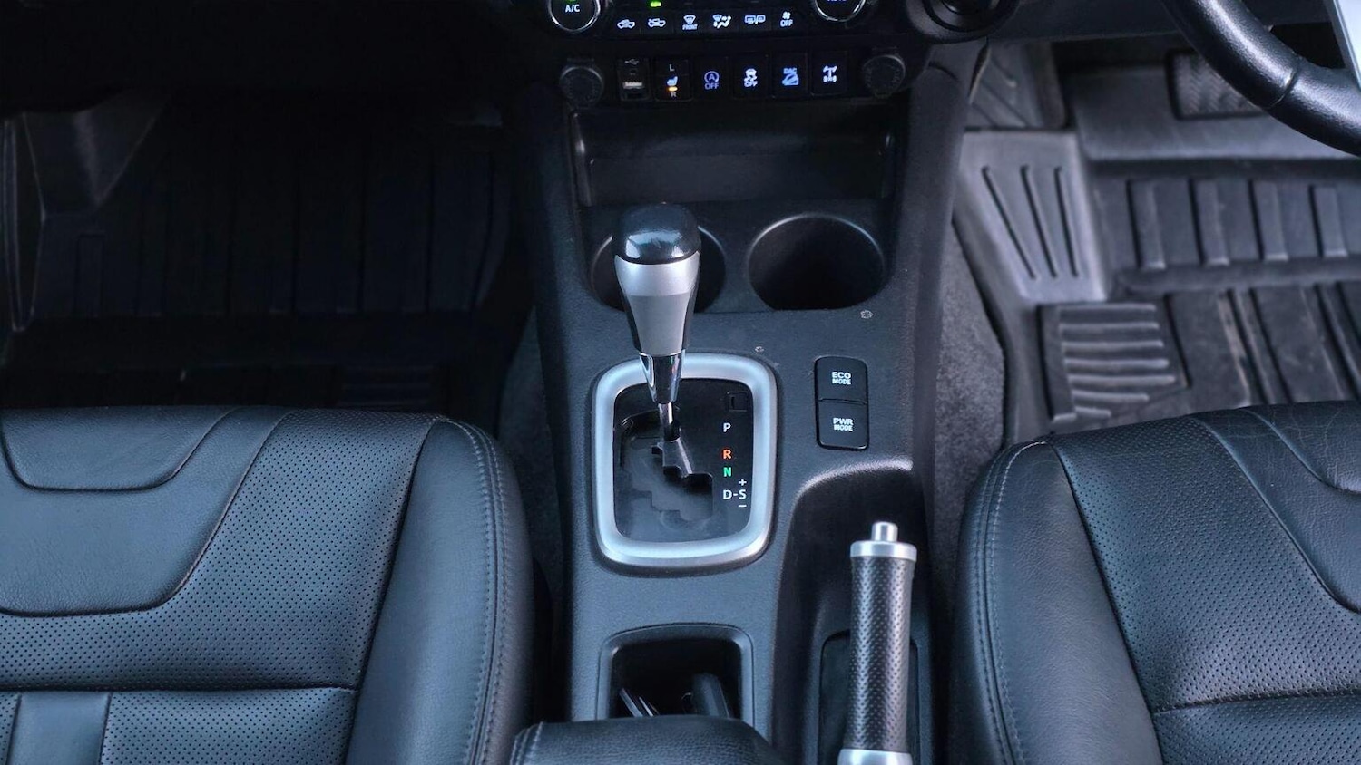 Used Toyota Hilux 2018 for sale - 77113107: Photo 30