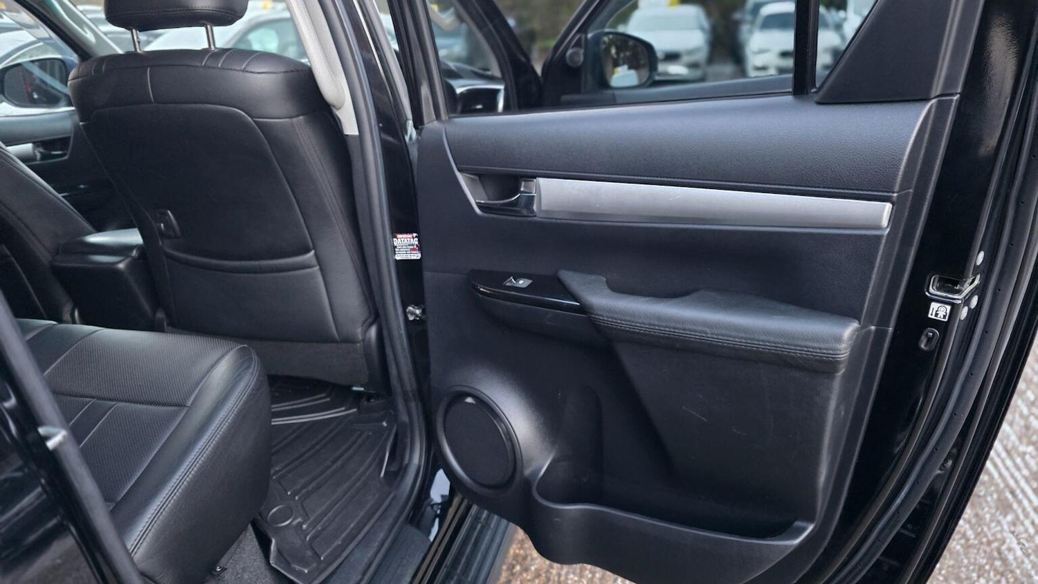 Used Toyota Hilux 2018 for sale - 77113107: Photo 32