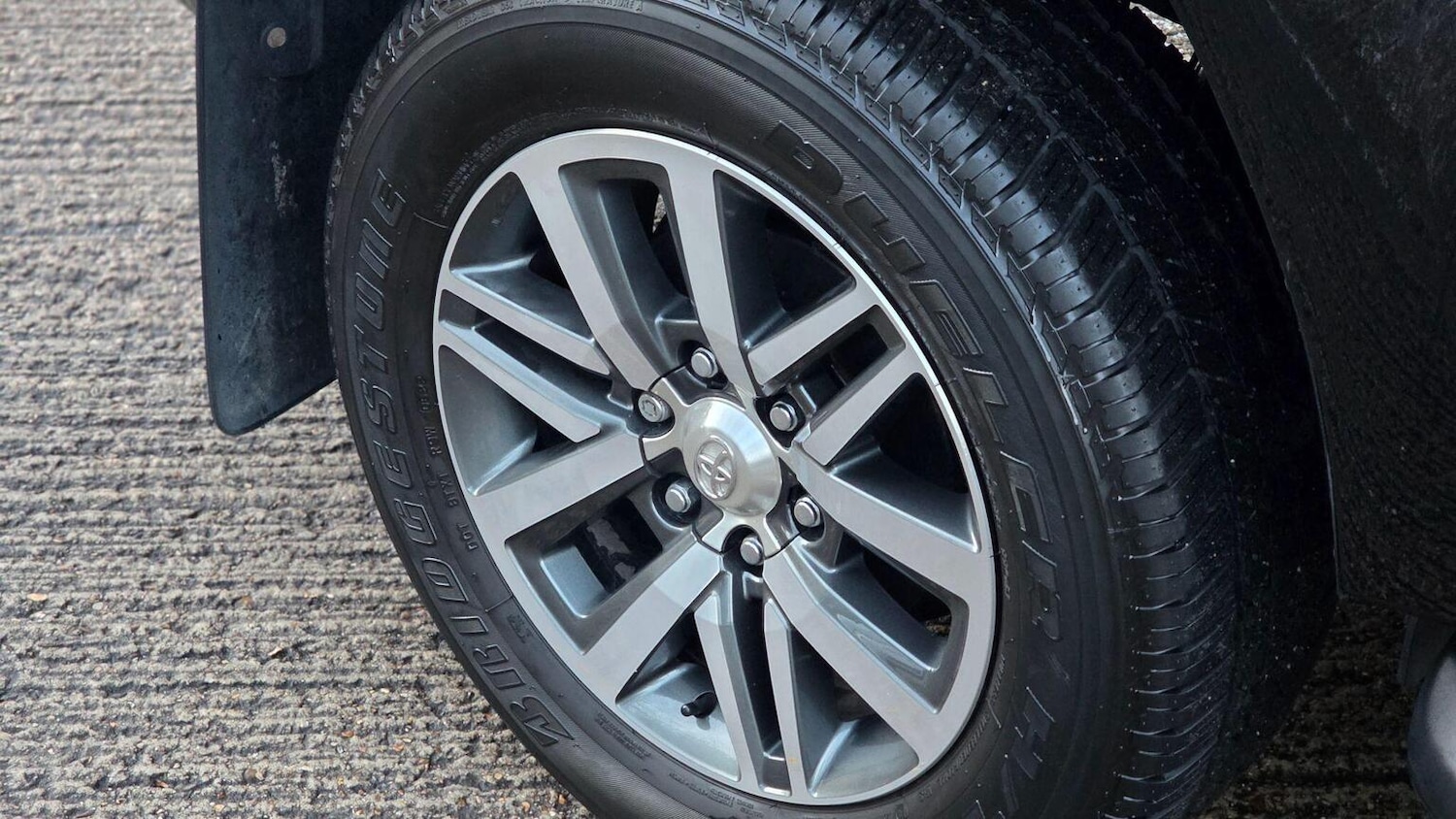 Used Toyota Hilux 2018 for sale - 77113107: Photo 74