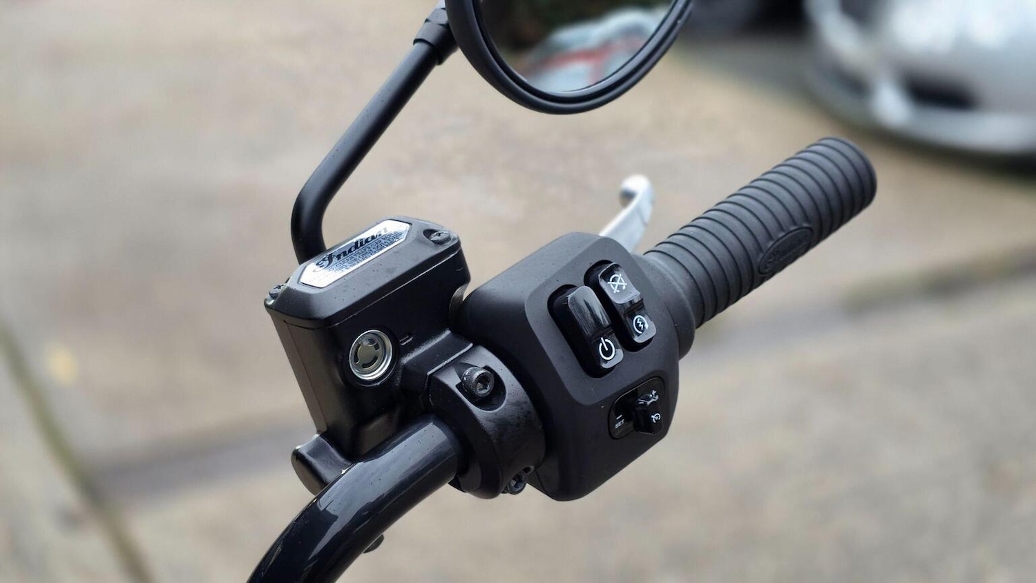 Indian CHIEF BOBBER DARK HORSE