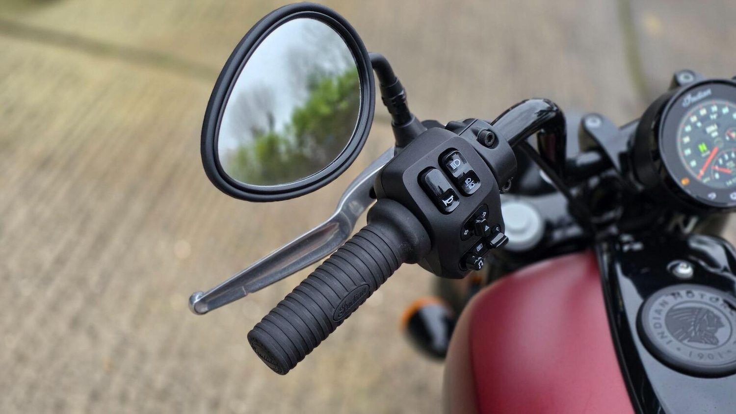 Indian CHIEF BOBBER DARK HORSE