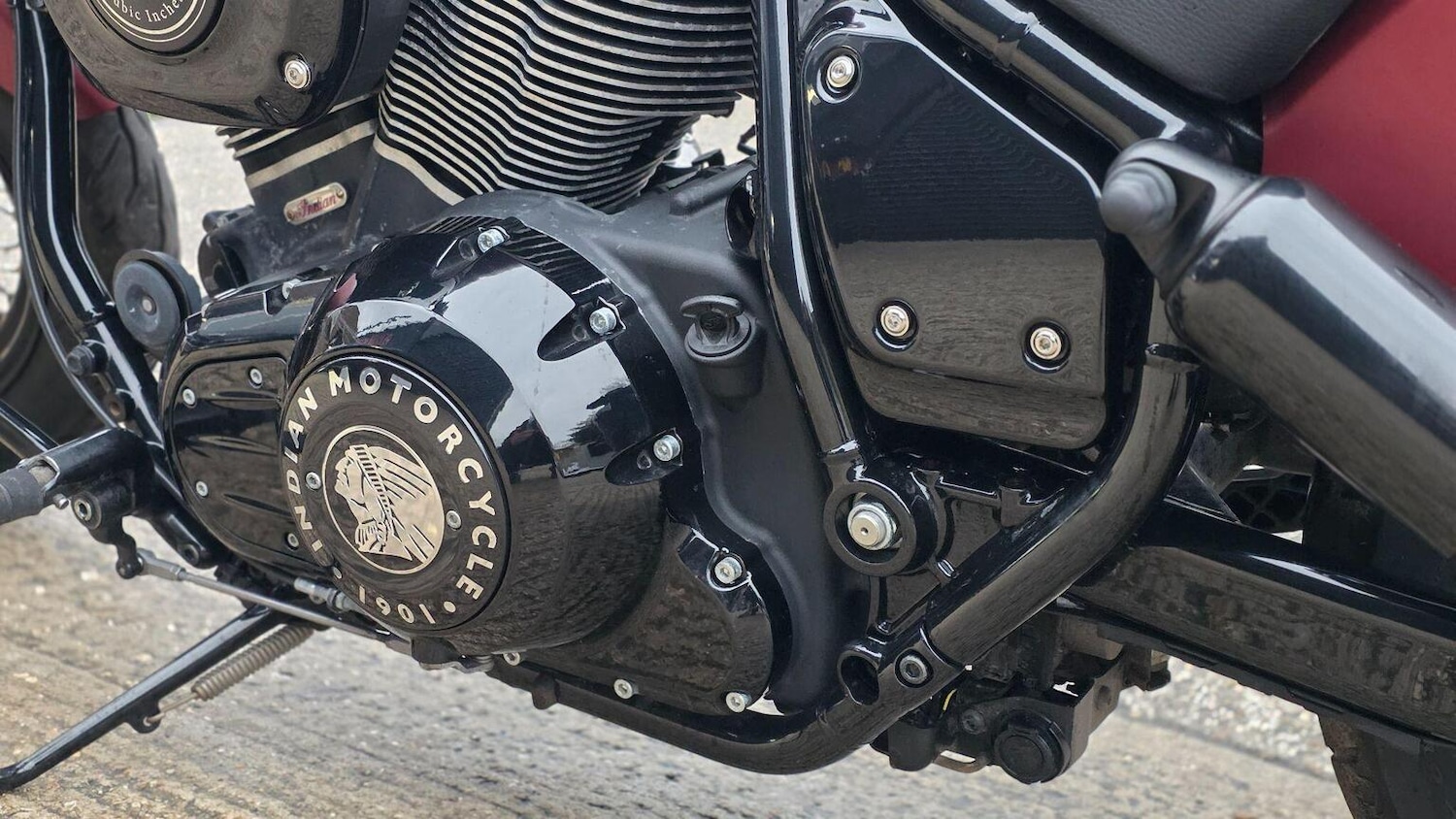 Indian CHIEF BOBBER DARK HORSE