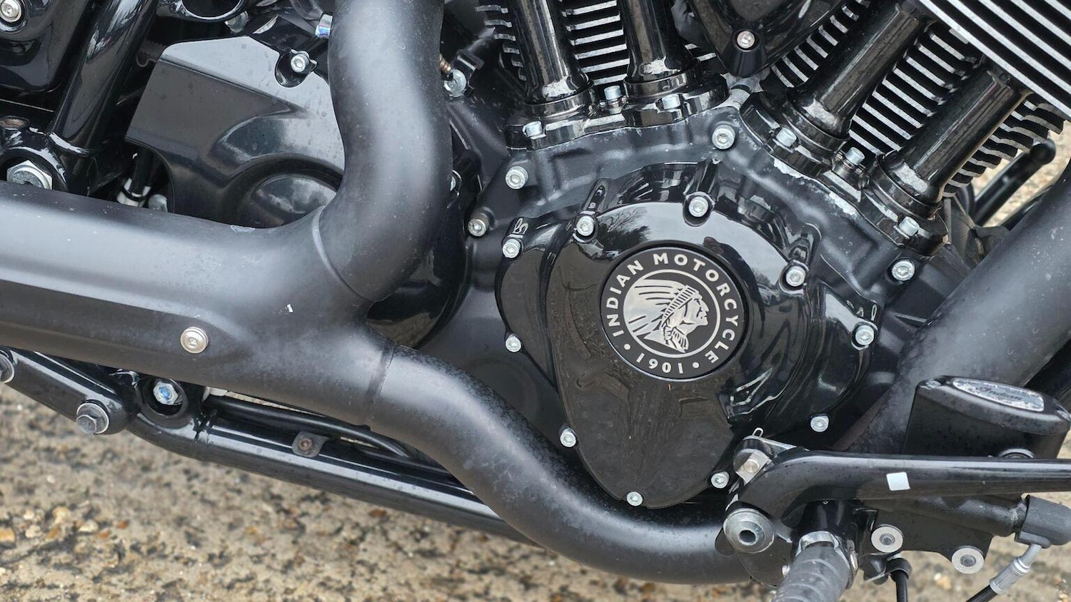 Indian CHIEF BOBBER DARK HORSE