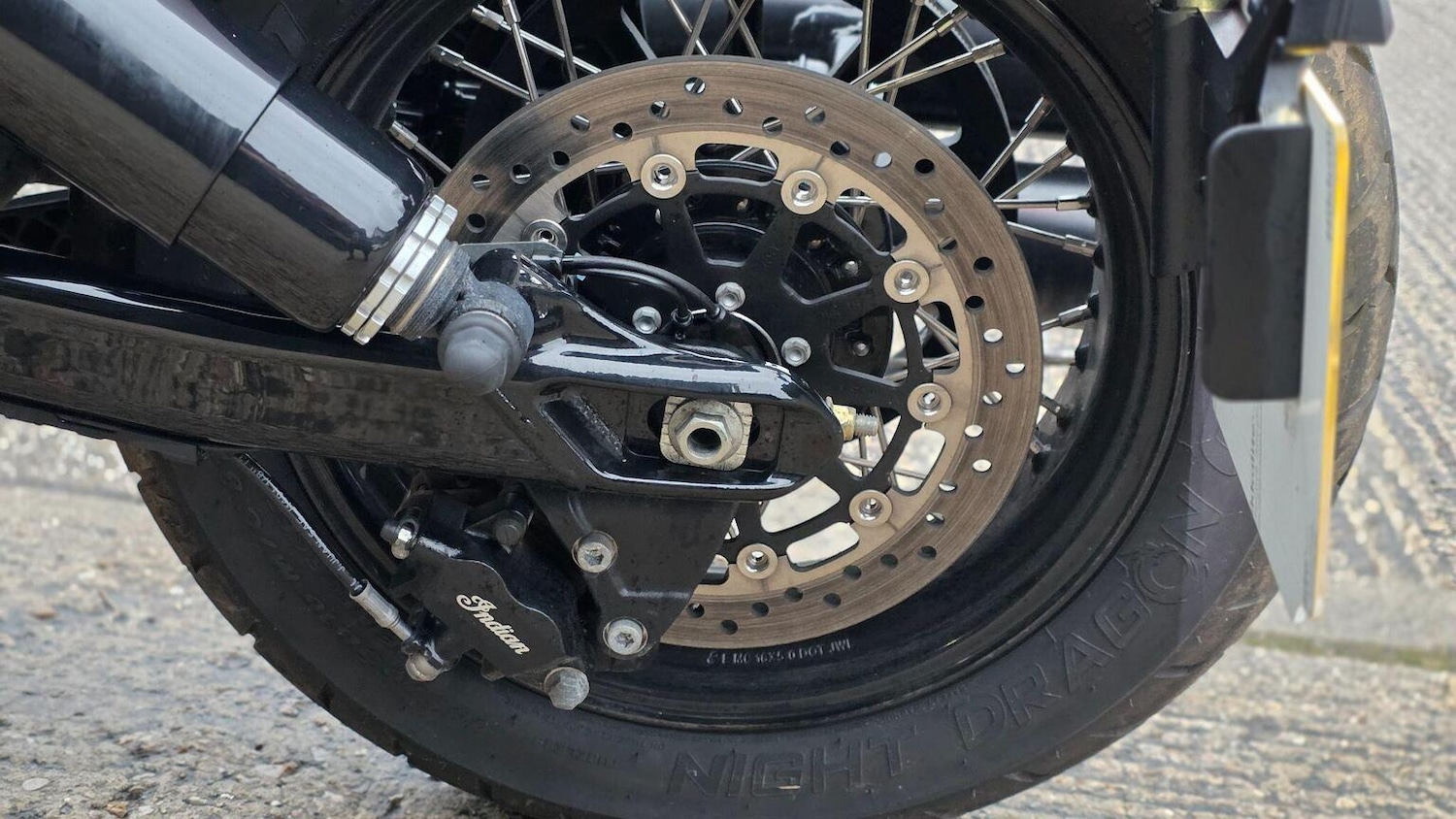 Indian CHIEF BOBBER DARK HORSE