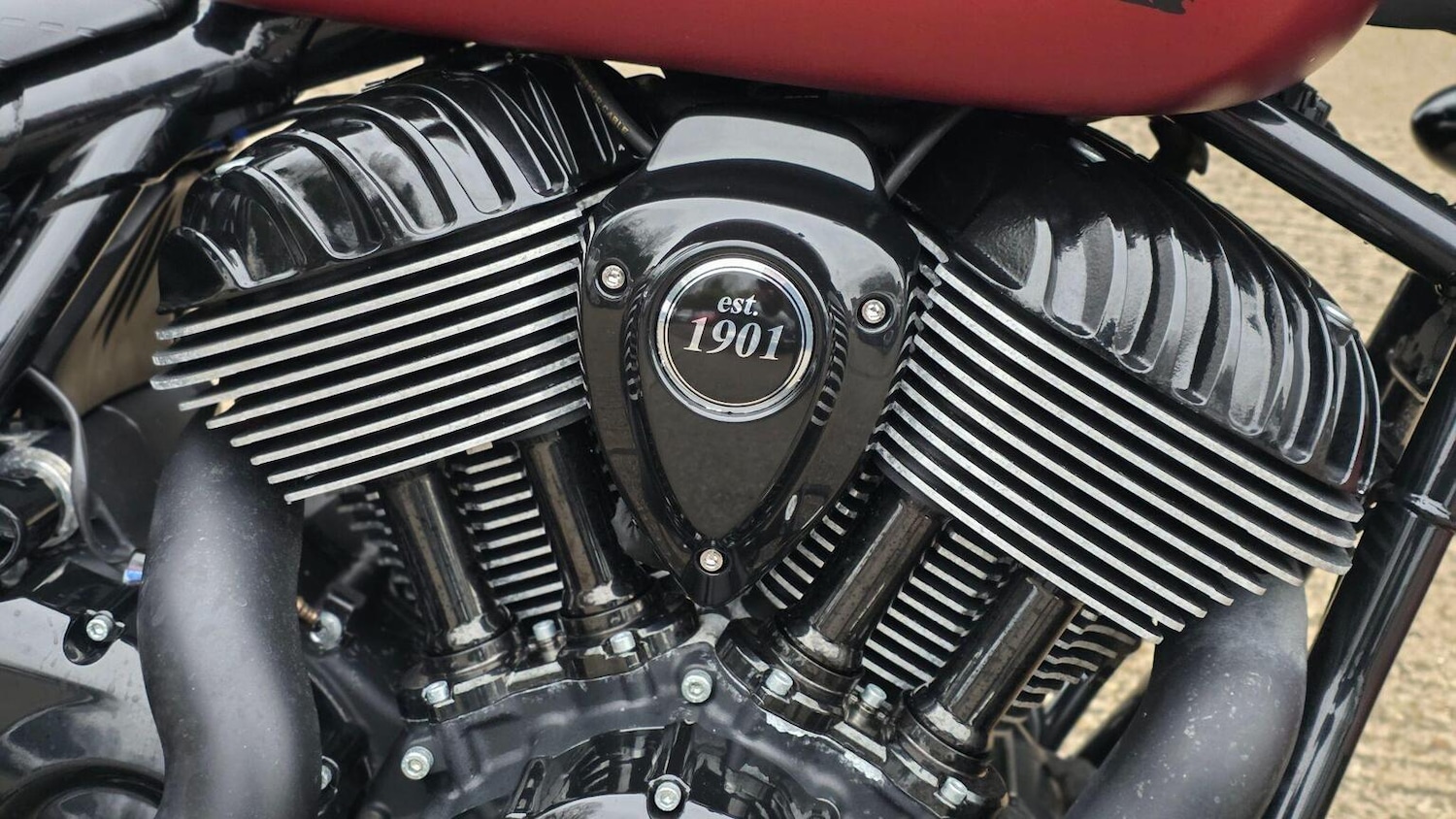 Indian CHIEF BOBBER DARK HORSE