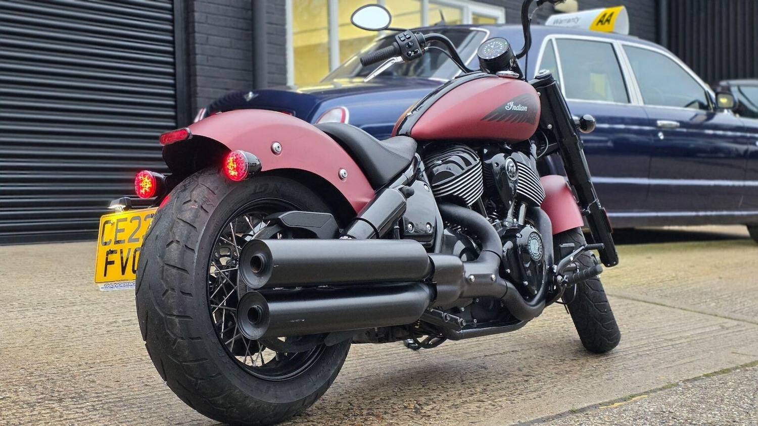 Indian CHIEF BOBBER DARK HORSE