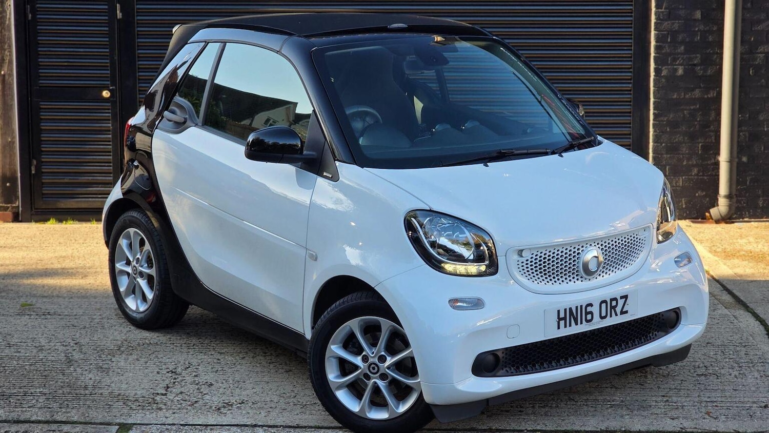 Used smart fortwo 2016 for sale - 76461559: Photo 2