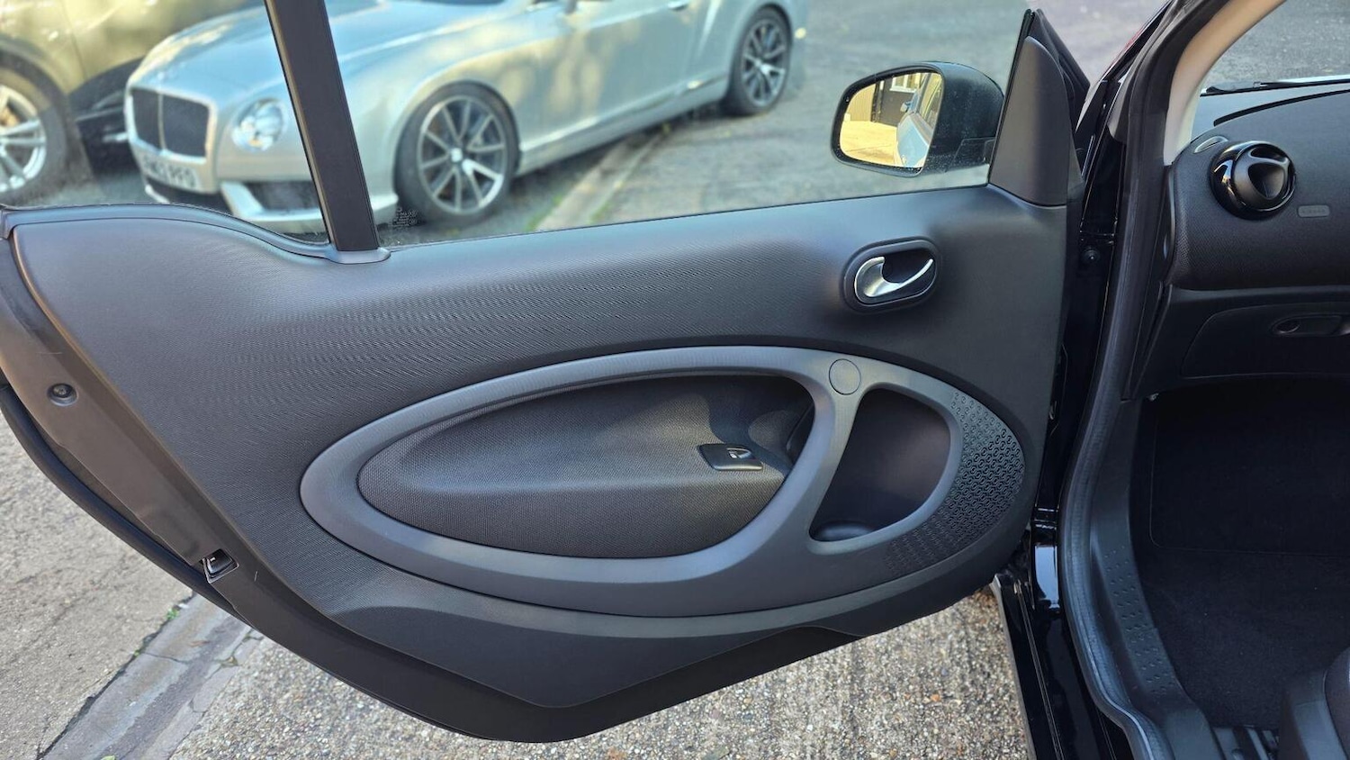 Used smart fortwo 2016 for sale - 76461559: Photo 27