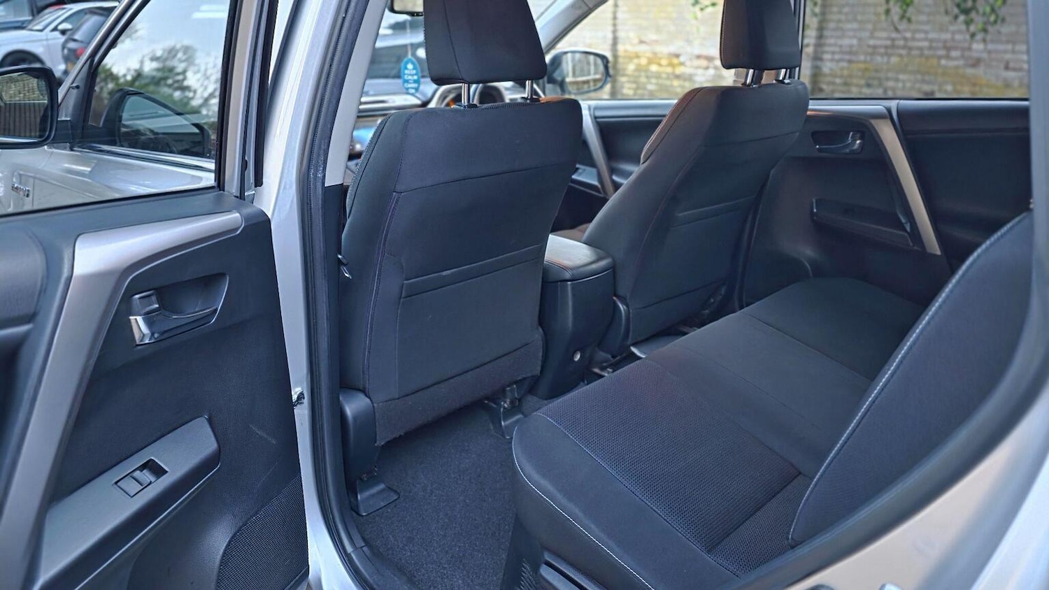 Used Toyota RAV4 2016 for sale - 76858909: Photo 12