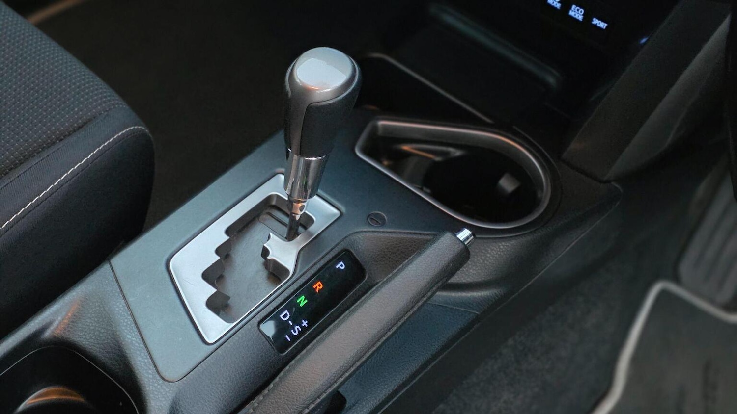 Used Toyota RAV4 2016 for sale - 76858909: Photo 17