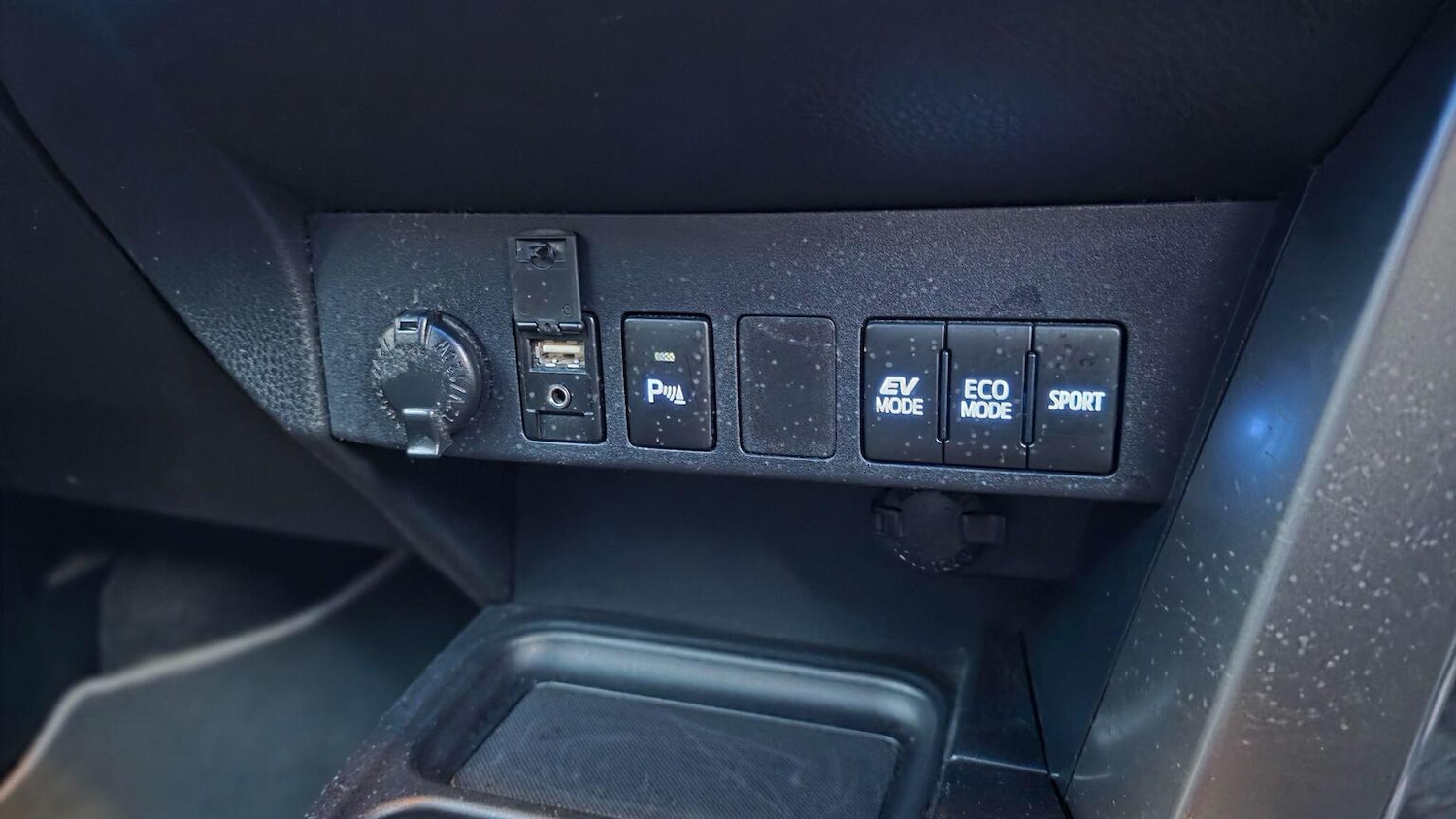 Used Toyota RAV4 2016 for sale - 76858909: Photo 19