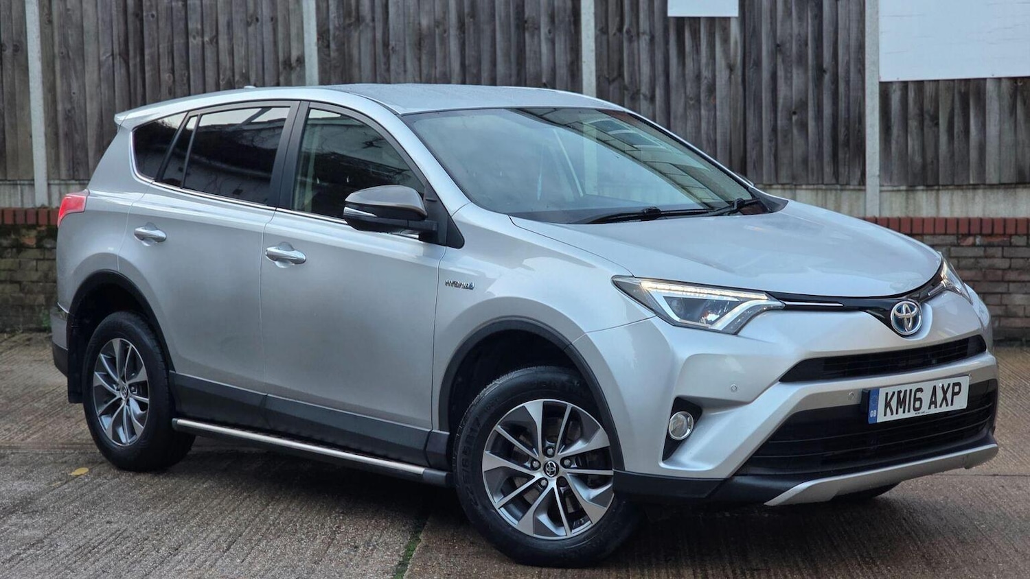 Used Toyota RAV4 2016 for sale - 76858909: Photo 2