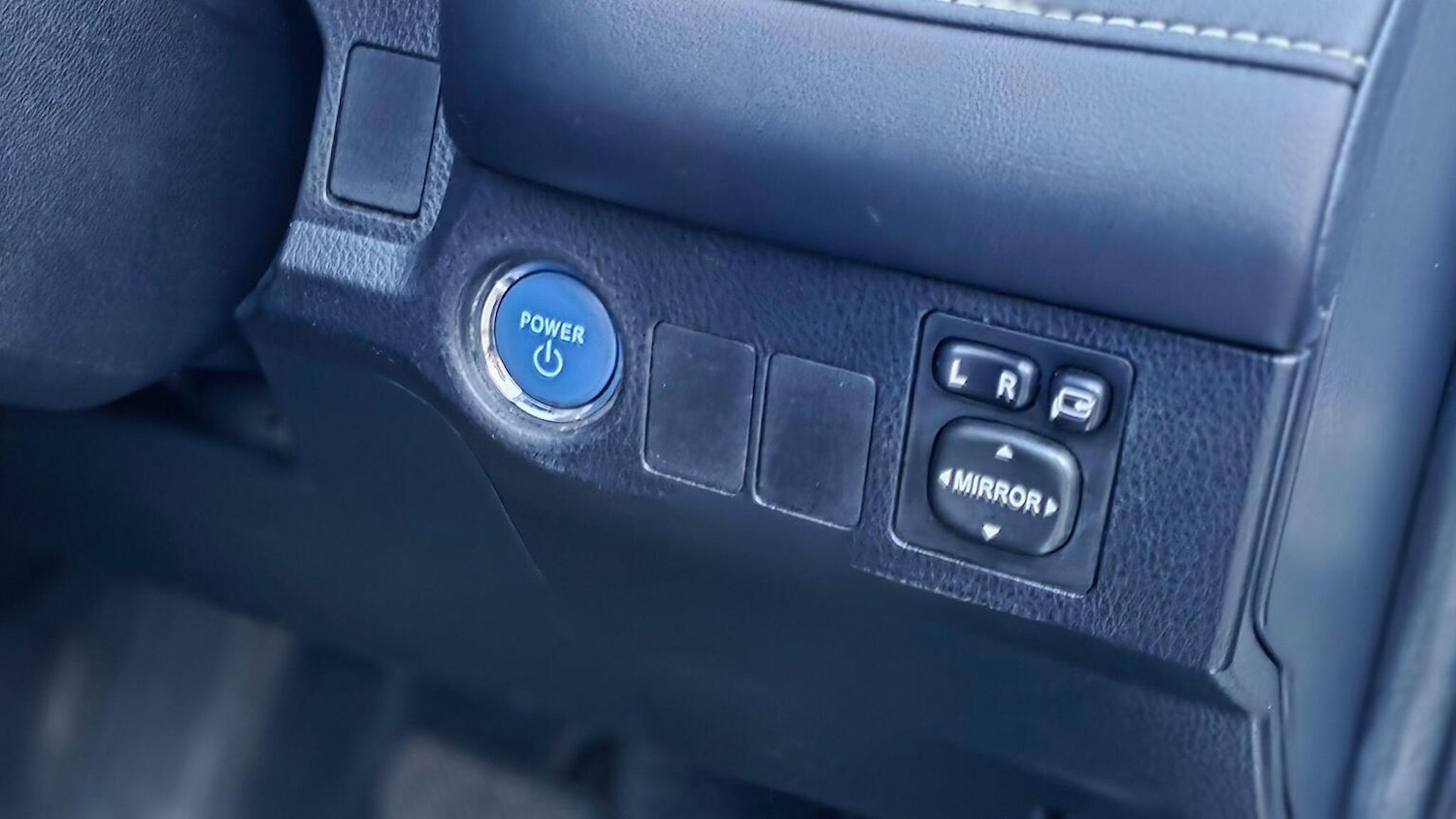 Used Toyota RAV4 2016 for sale - 76858909: Photo 28