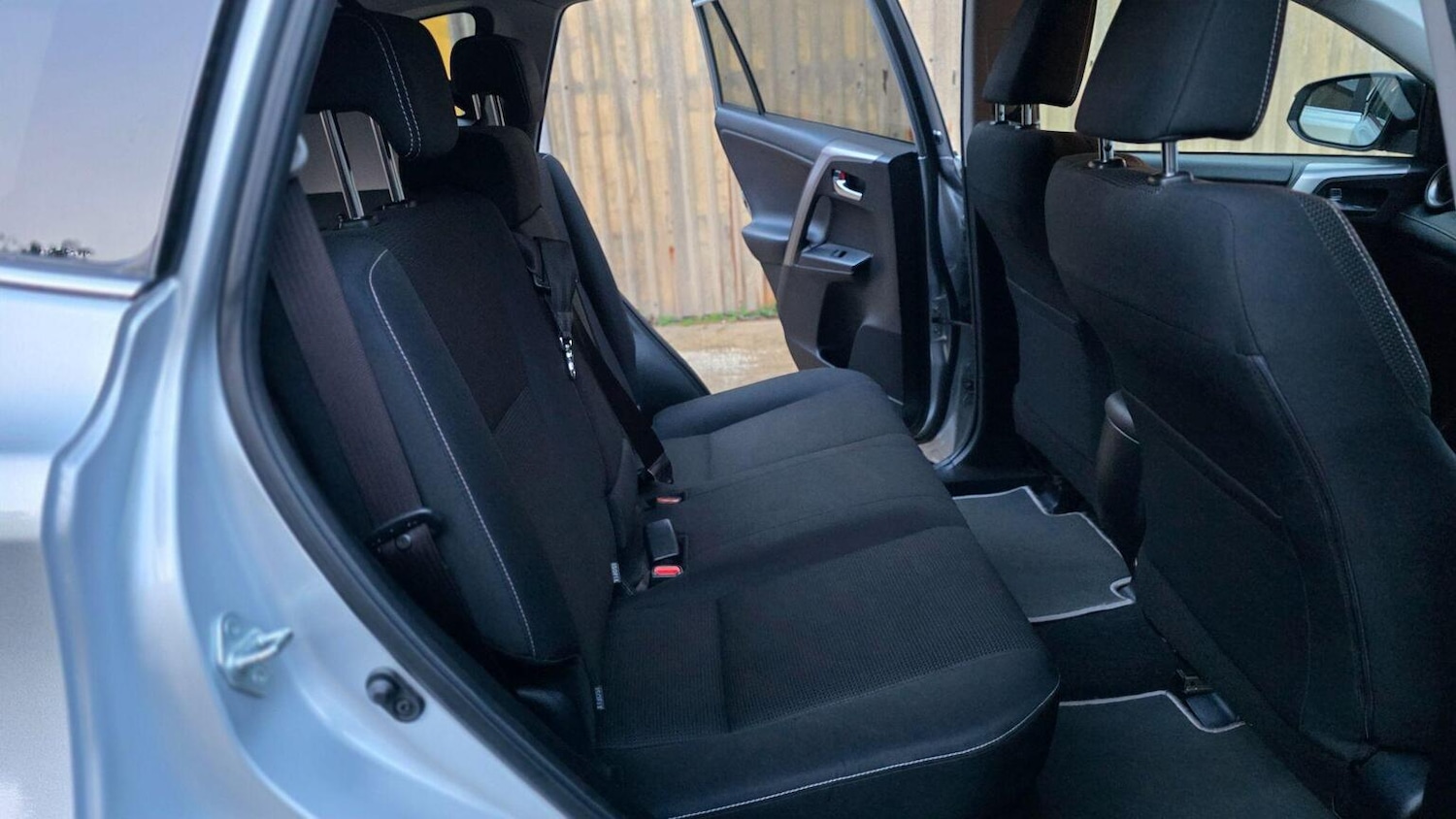 Used Toyota RAV4 2016 for sale - 76858909: Photo 33