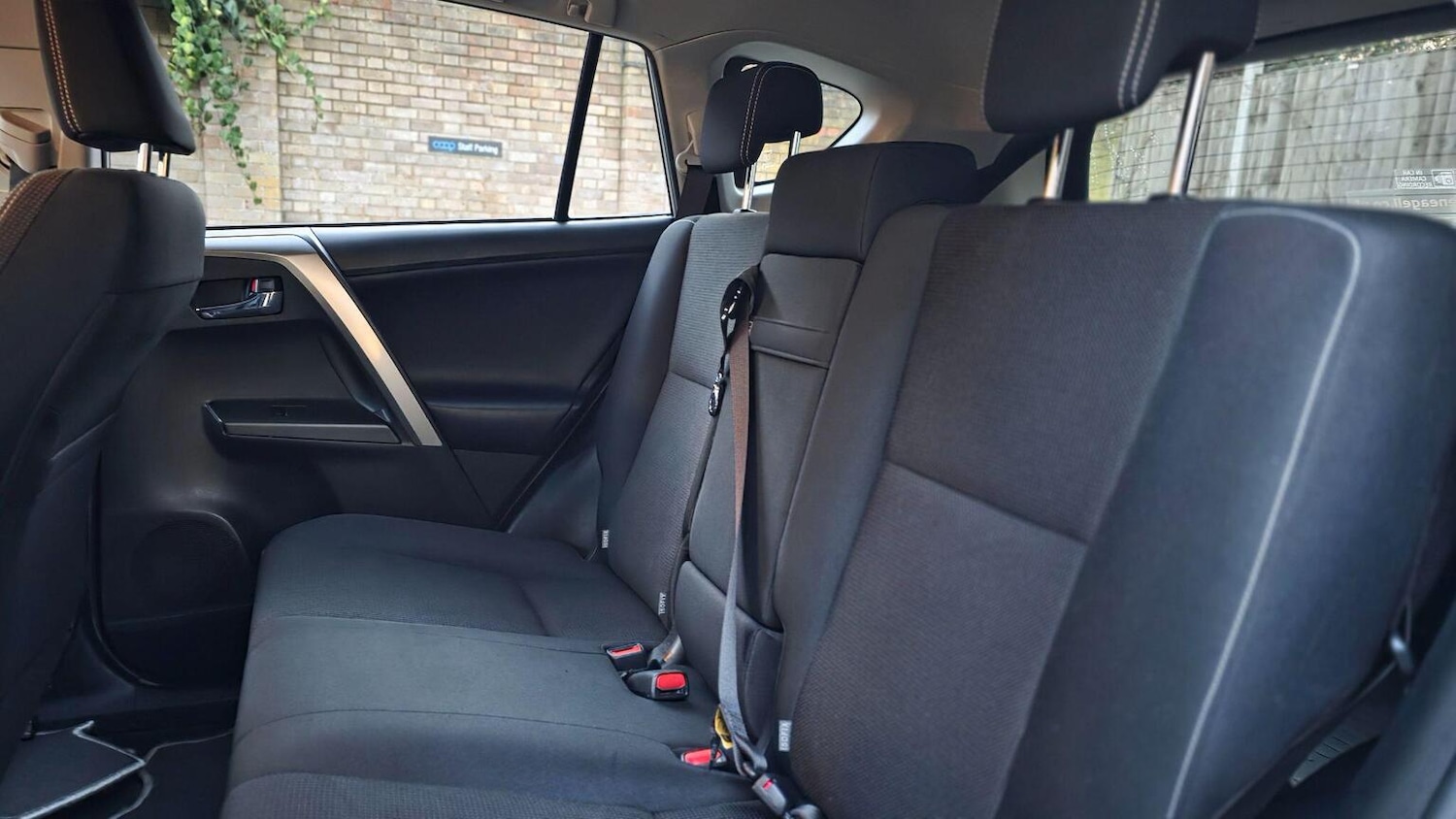 Used Toyota RAV4 2016 for sale - 76858909: Photo 36