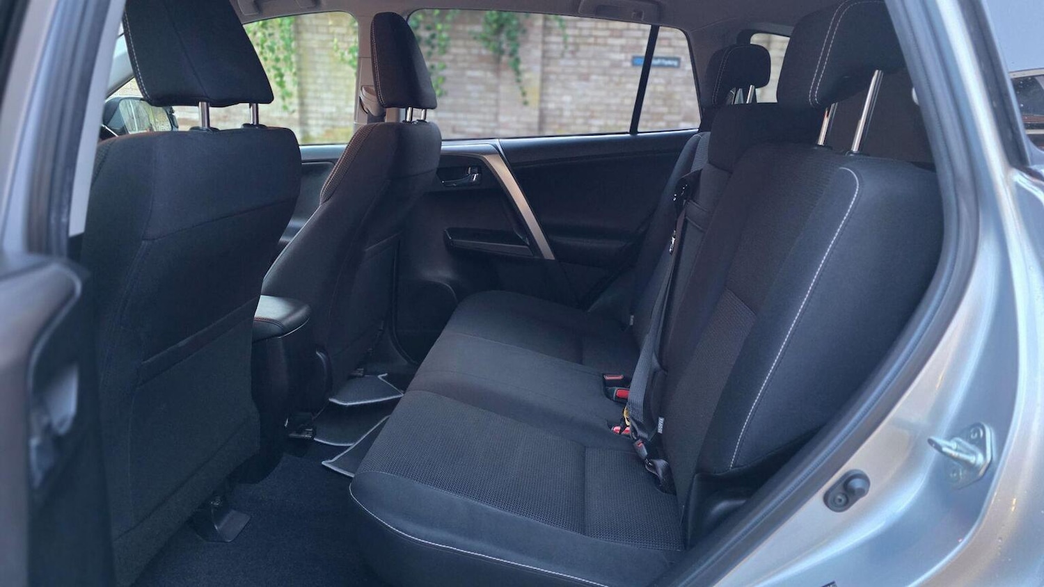 Used Toyota RAV4 2016 for sale - 76858909: Photo 37