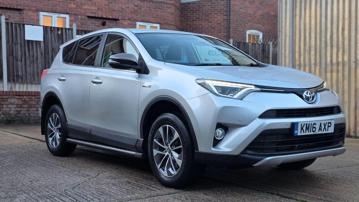 Used Toyota RAV4 2016 for sale - 76858909: Photo 4