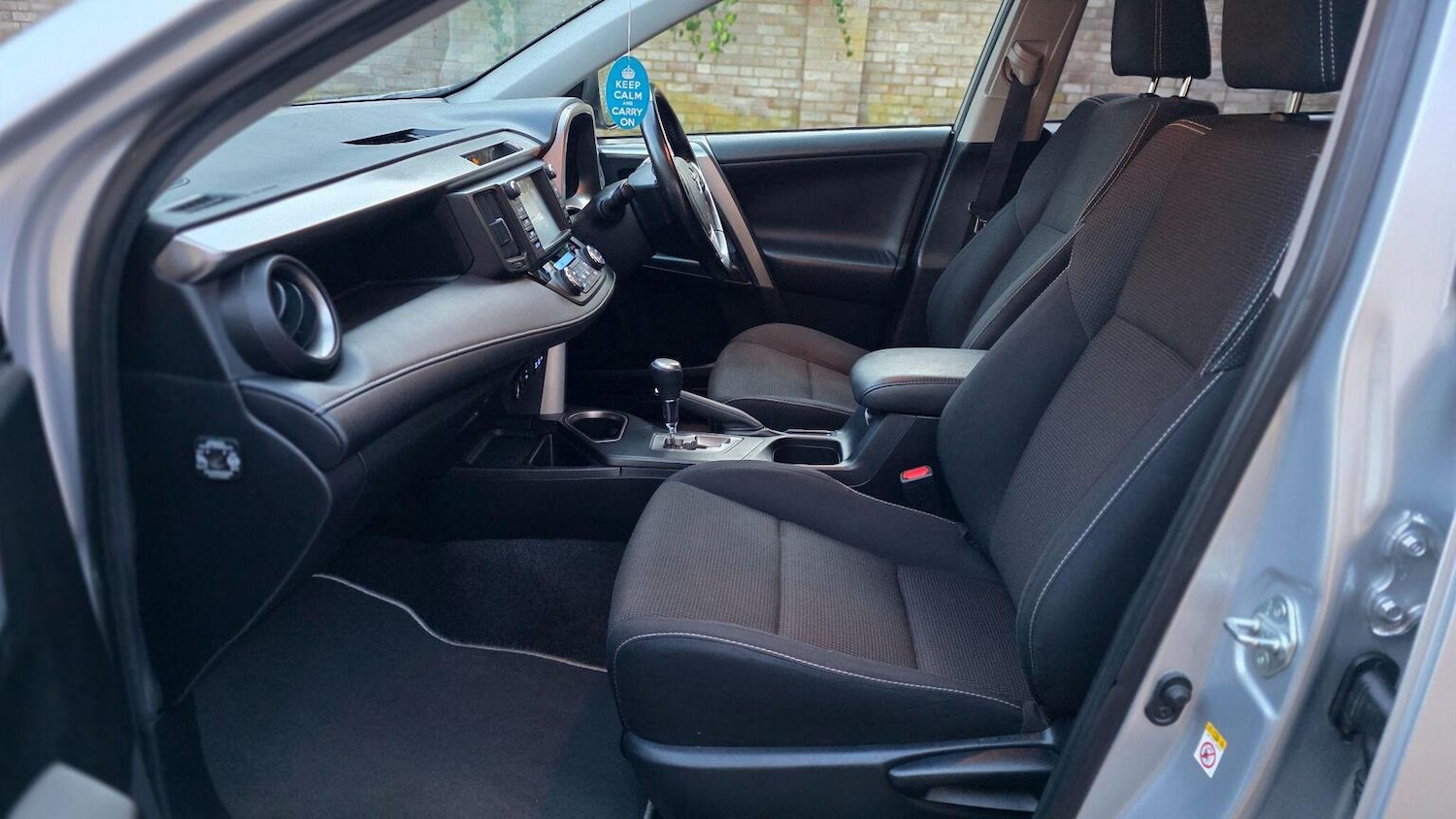 Used Toyota RAV4 2016 for sale - 76858909: Photo 43