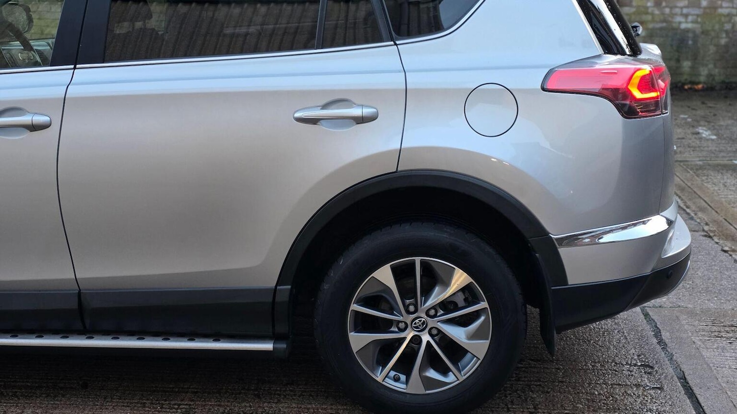 Used Toyota RAV4 2016 for sale - 76858909: Photo 46