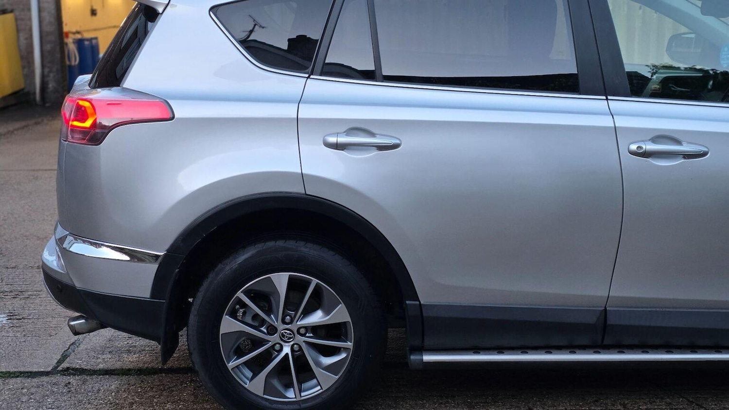 Used Toyota RAV4 2016 for sale - 76858909: Photo 49