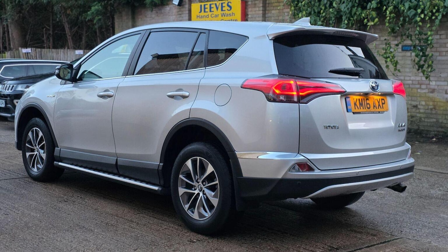 Used Toyota RAV4 2016 for sale - 76858909: Photo 8