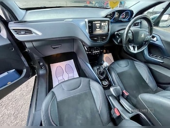 Used Peugeot 2008 2015 for sale - 76634364: Photo