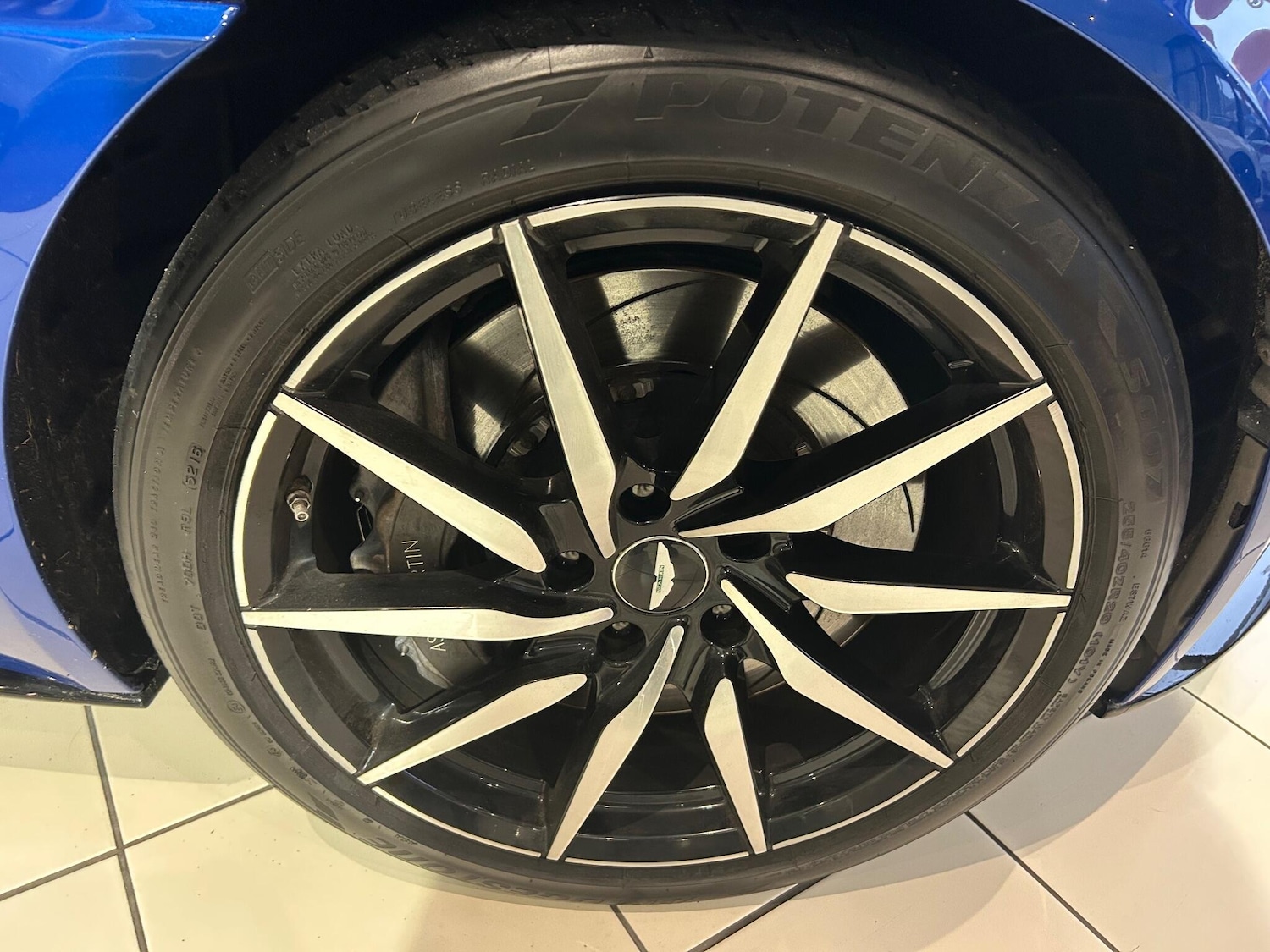 Used Aston Martin DB11 2017 for sale - 77439821: Photo 18