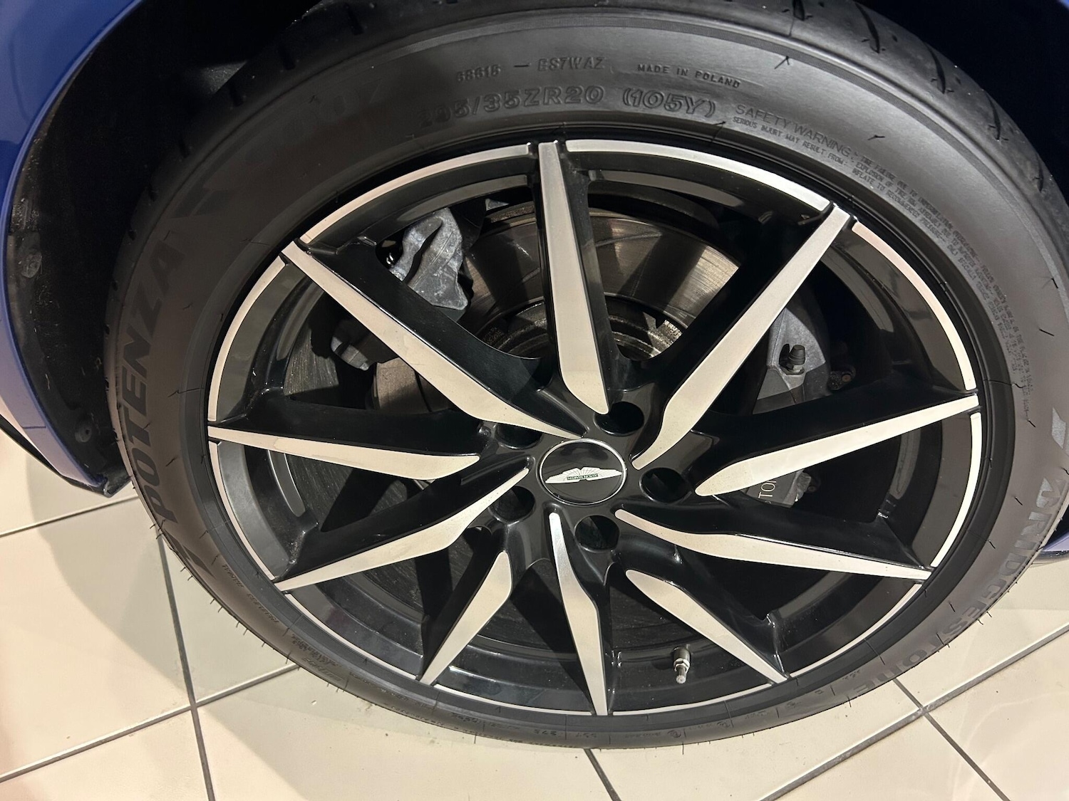 Used Aston Martin DB11 2017 for sale - 77439821: Photo 22