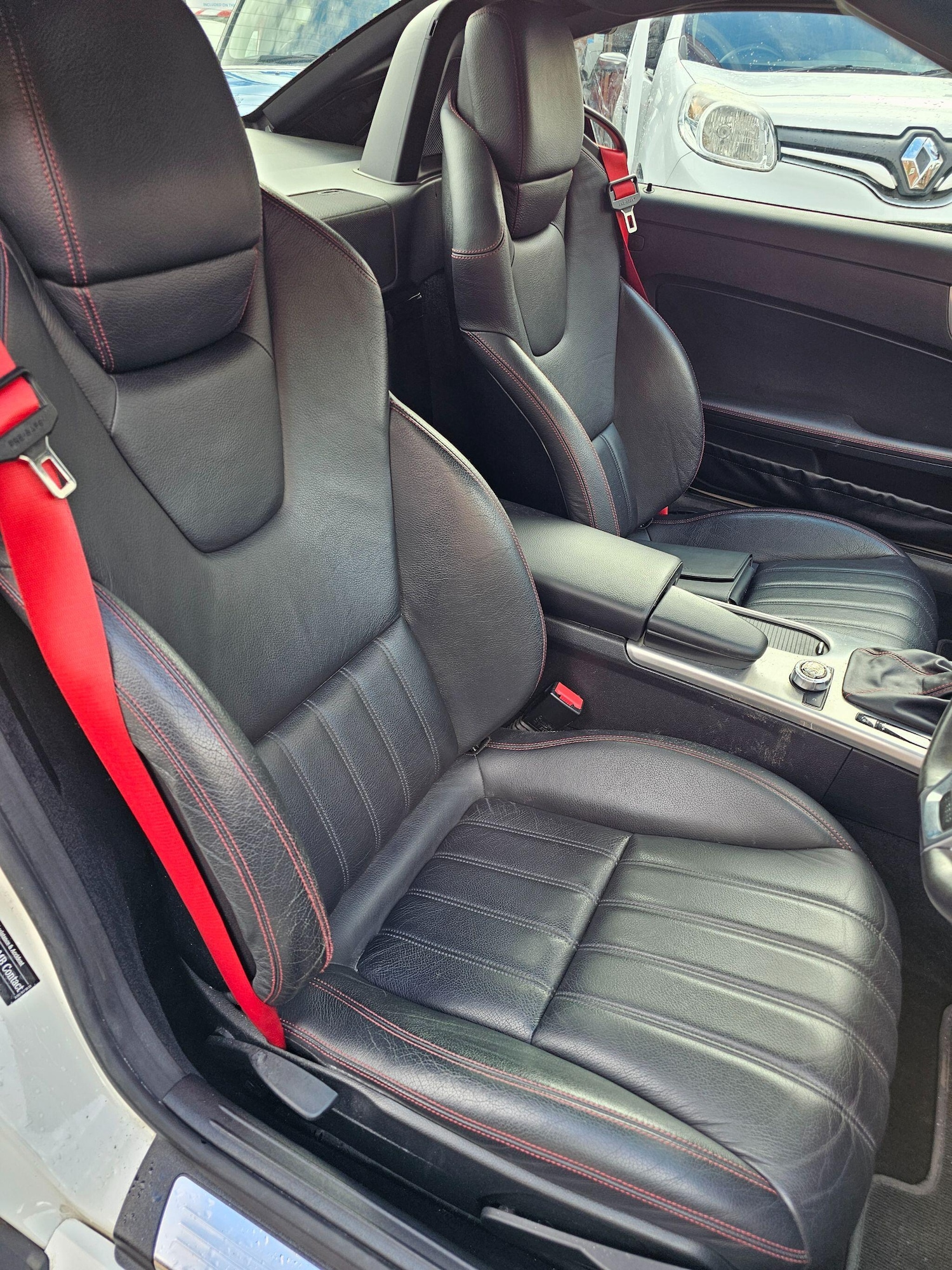 Used Mercedes-Benz SLK 2012 for sale - 76988423: Photo 24