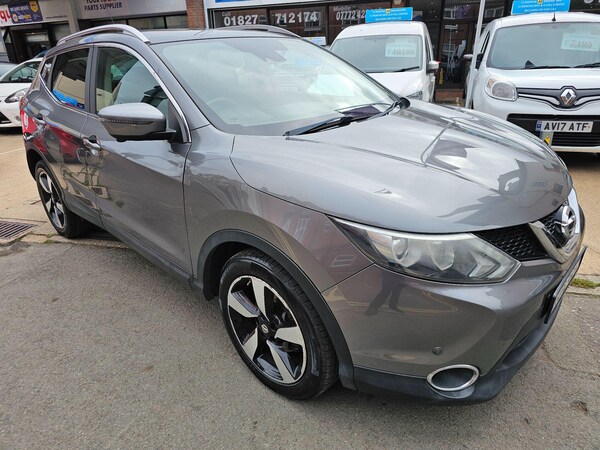 Used Nissan Qashqai 2015 for sale - 75741055: Photo 2