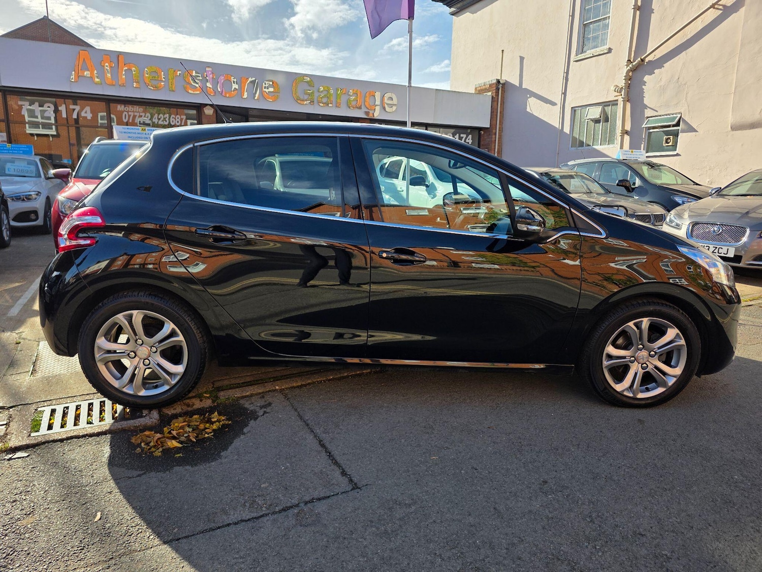 Used Peugeot 208 2015 for sale - 76398838: Photo 14